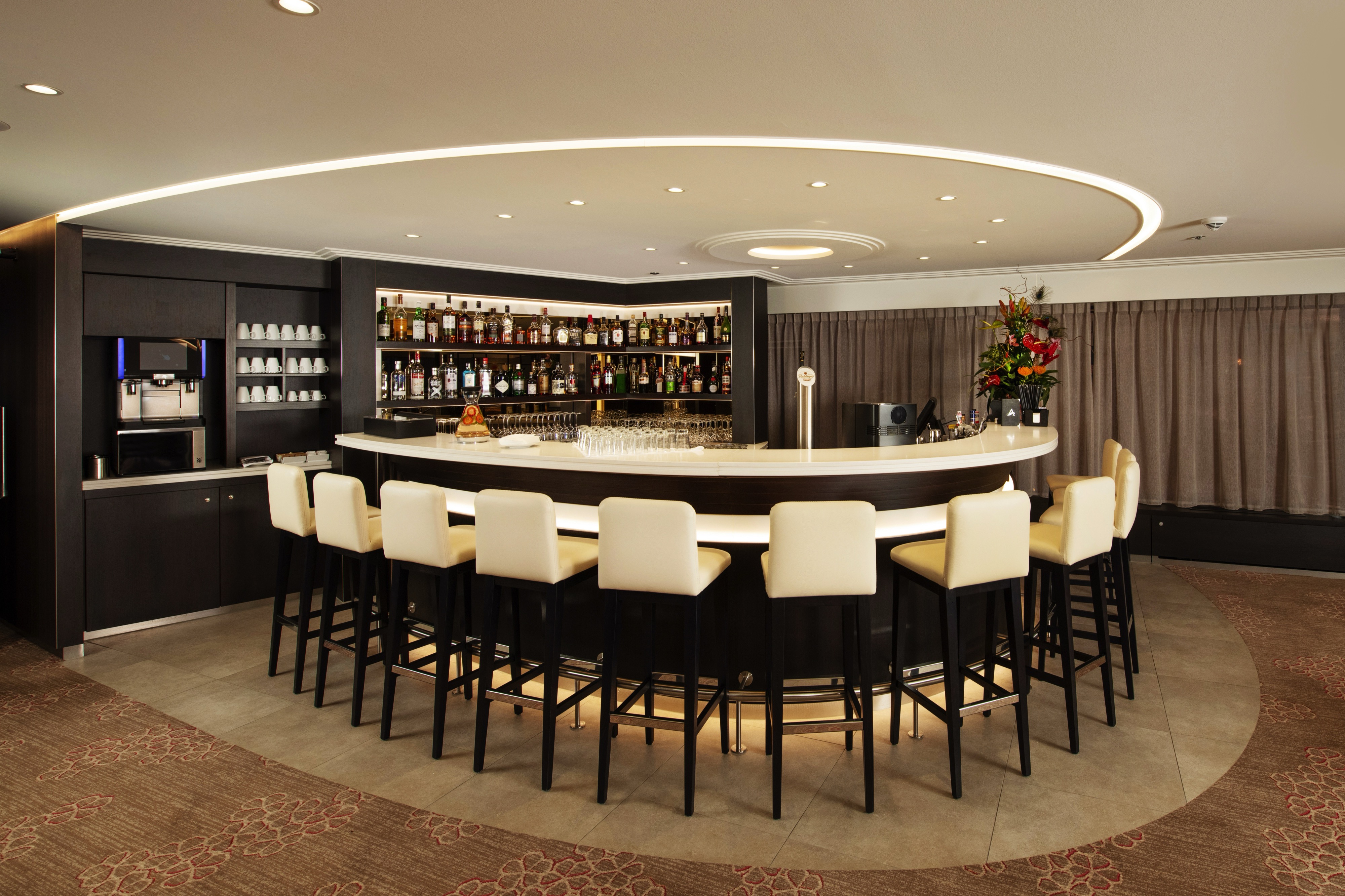 Avalon Waterways, Avalon View, Panorama Lounge 1.jpg